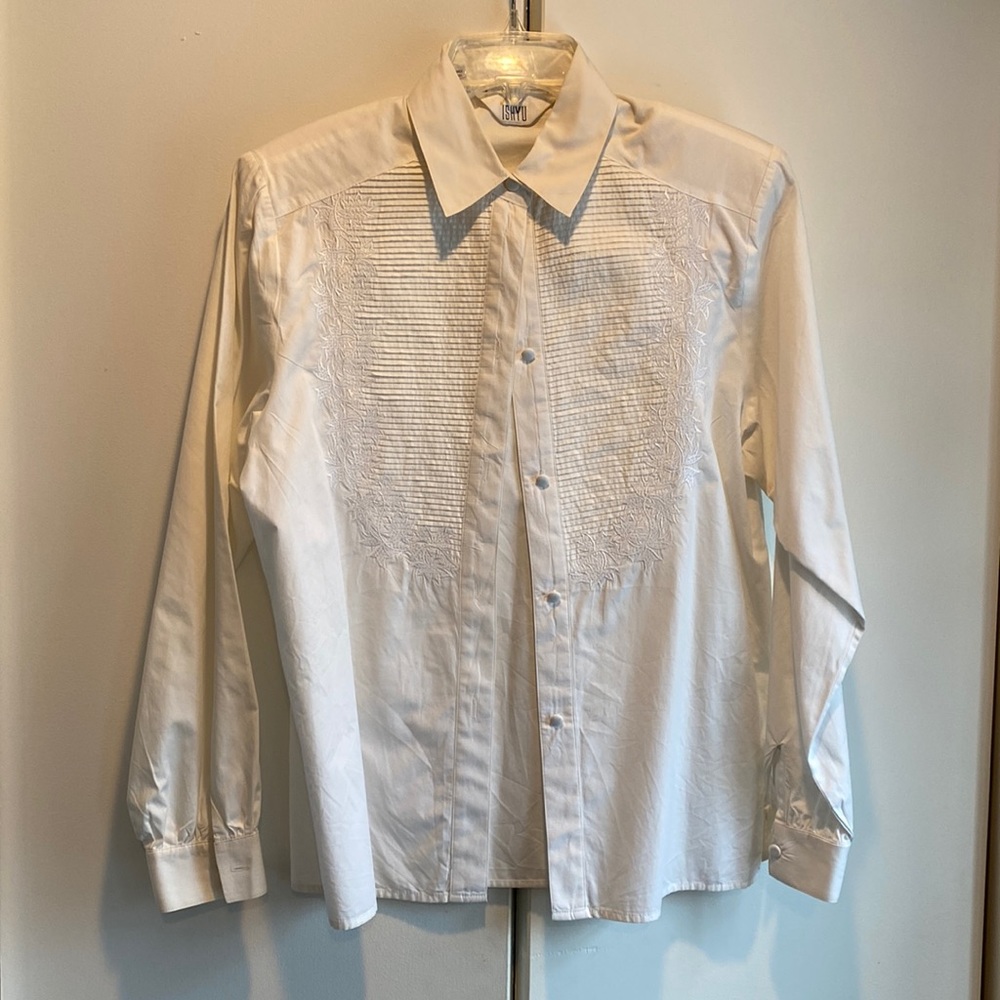 Ishyu Vintage White Embroidered Button Down Top Size 8